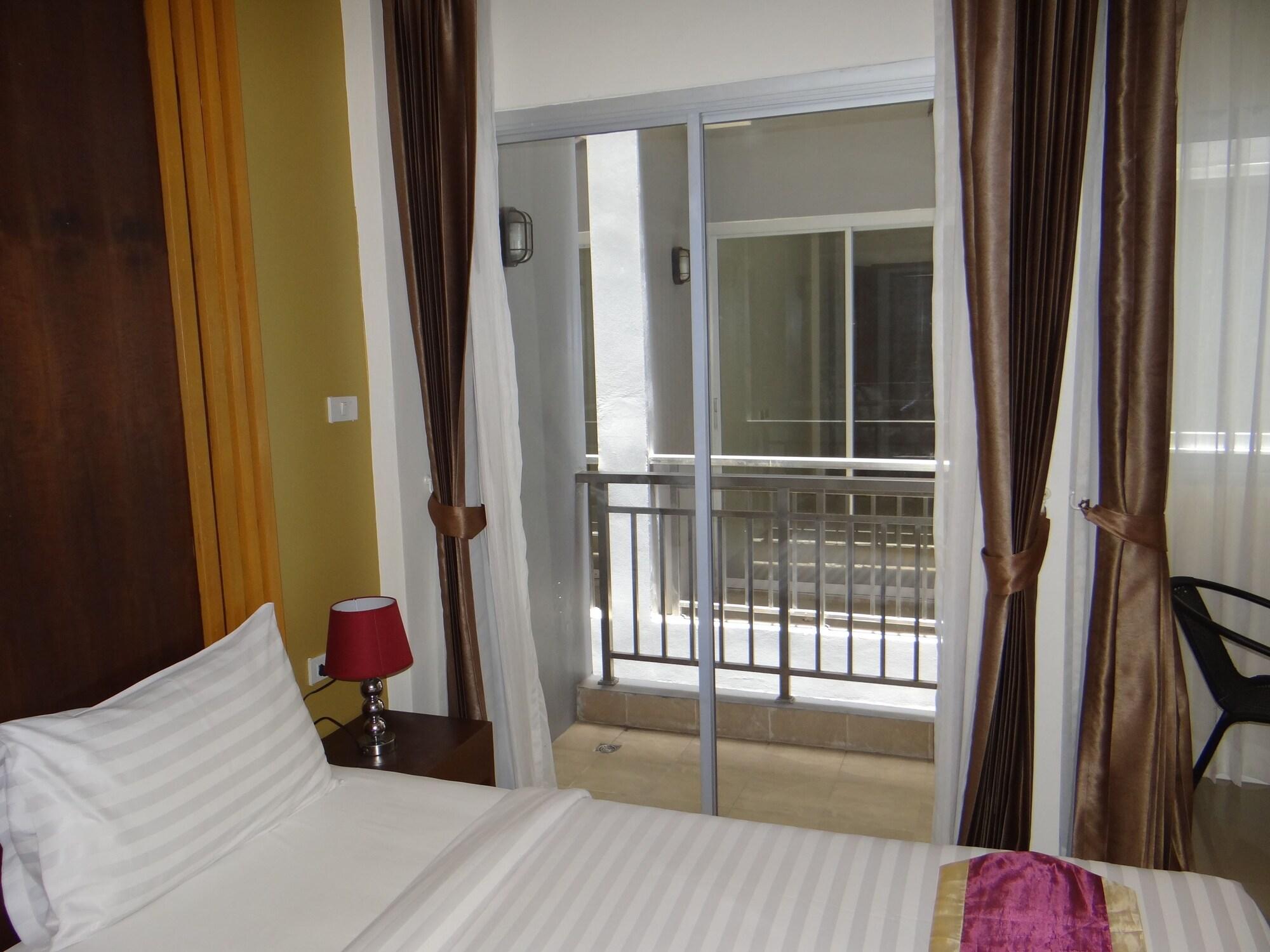 Tropical Sunset Hotel Patong Exterior foto